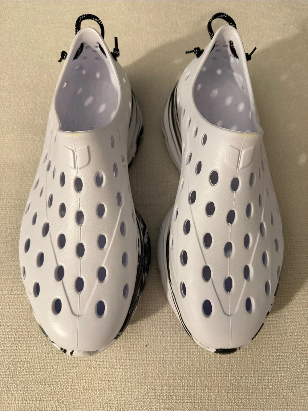 NWOB Men's Athletic Slip-On Shoes in White with Black Accents